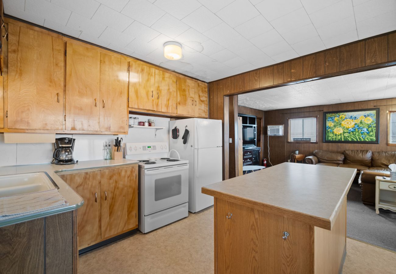 House in Newport - Cabin on Sacheen Lake