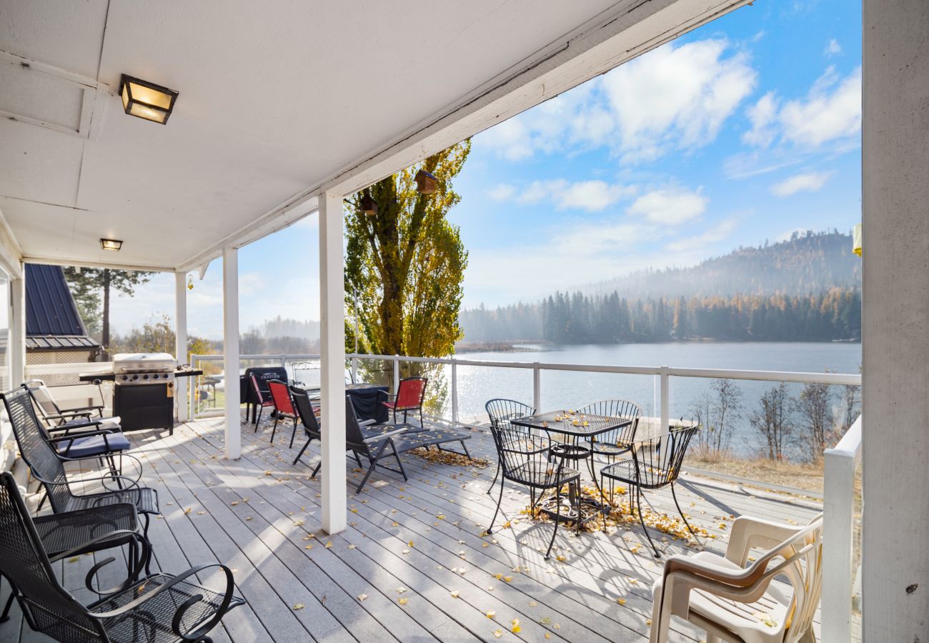 House in Newport - Cabin on Sacheen Lake