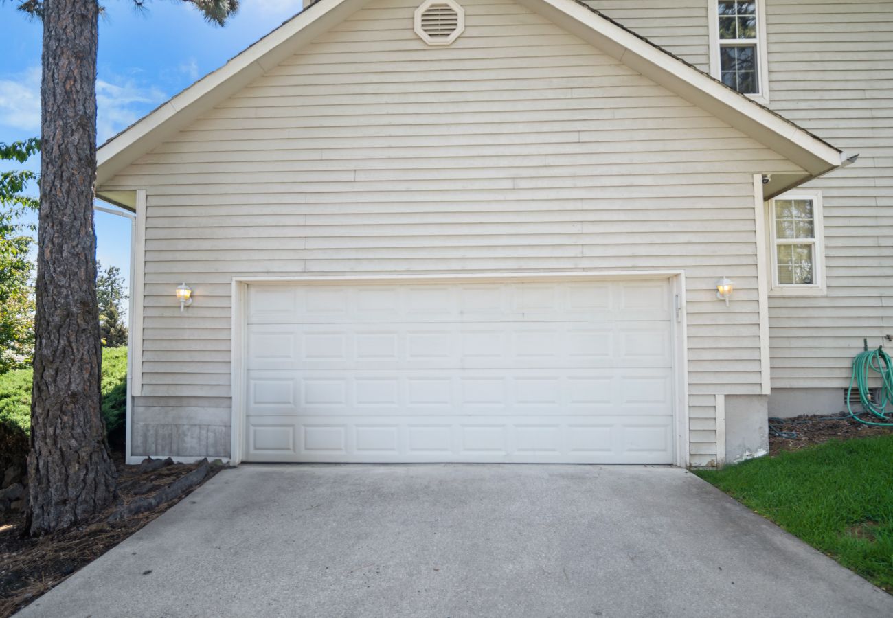 House in Spokane - Open and Bright 3 bedroom Long Term Rental