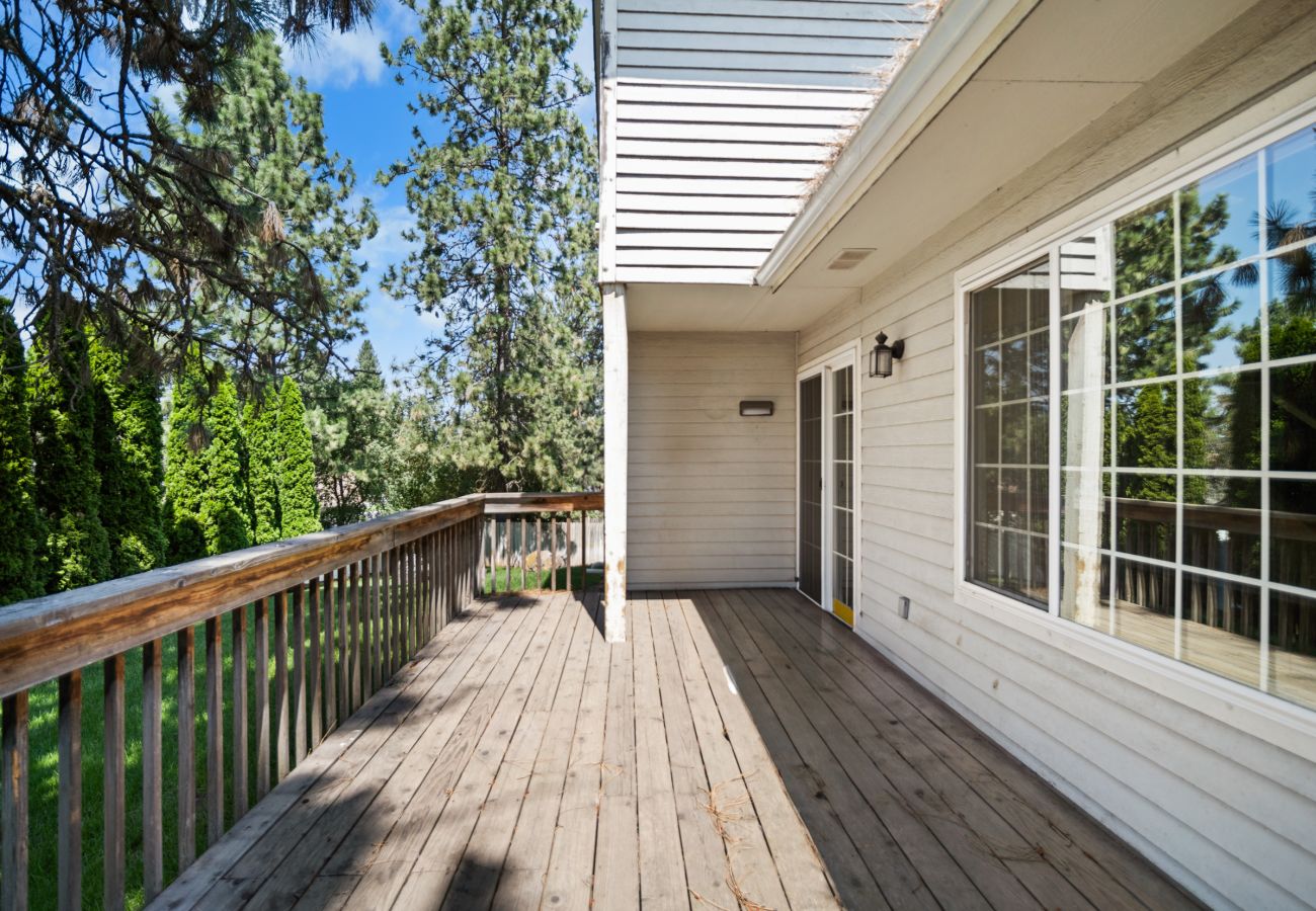 House in Spokane - Open and Bright 3 bedroom Long Term Rental