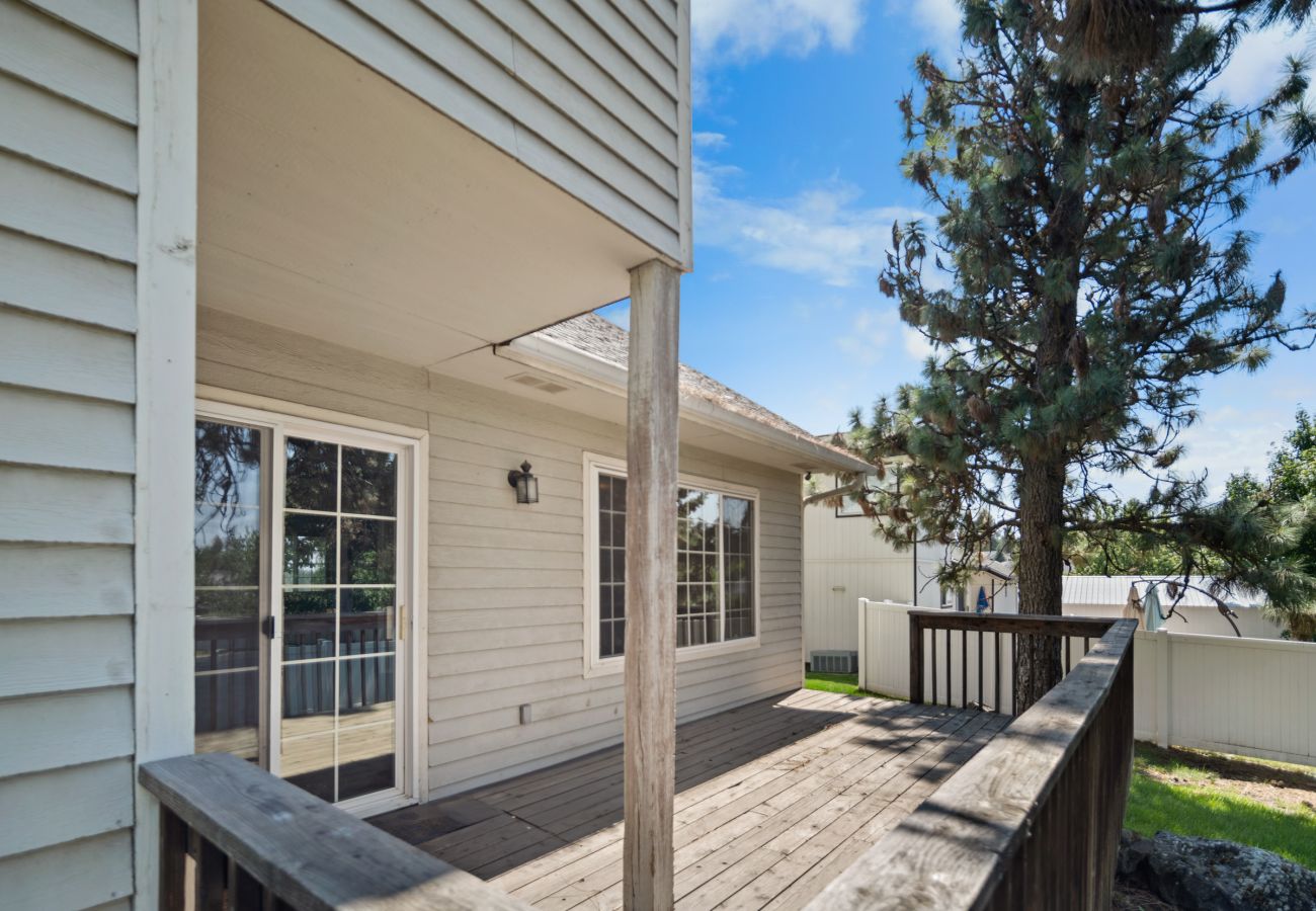 House in Spokane - Open and Bright 3 bedroom Long Term Rental