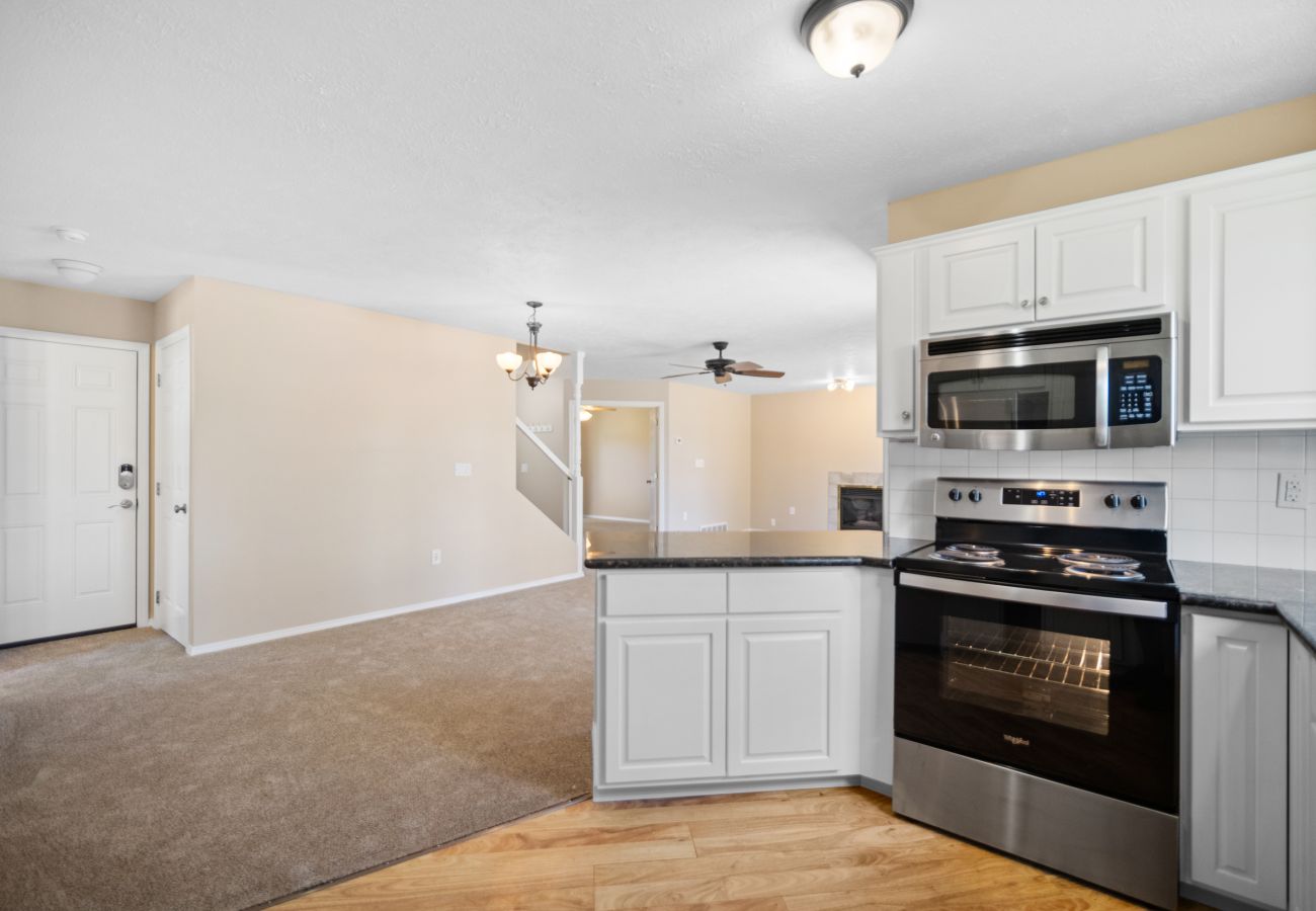 House in Spokane - Open and Bright 3 bedroom Long Term Rental