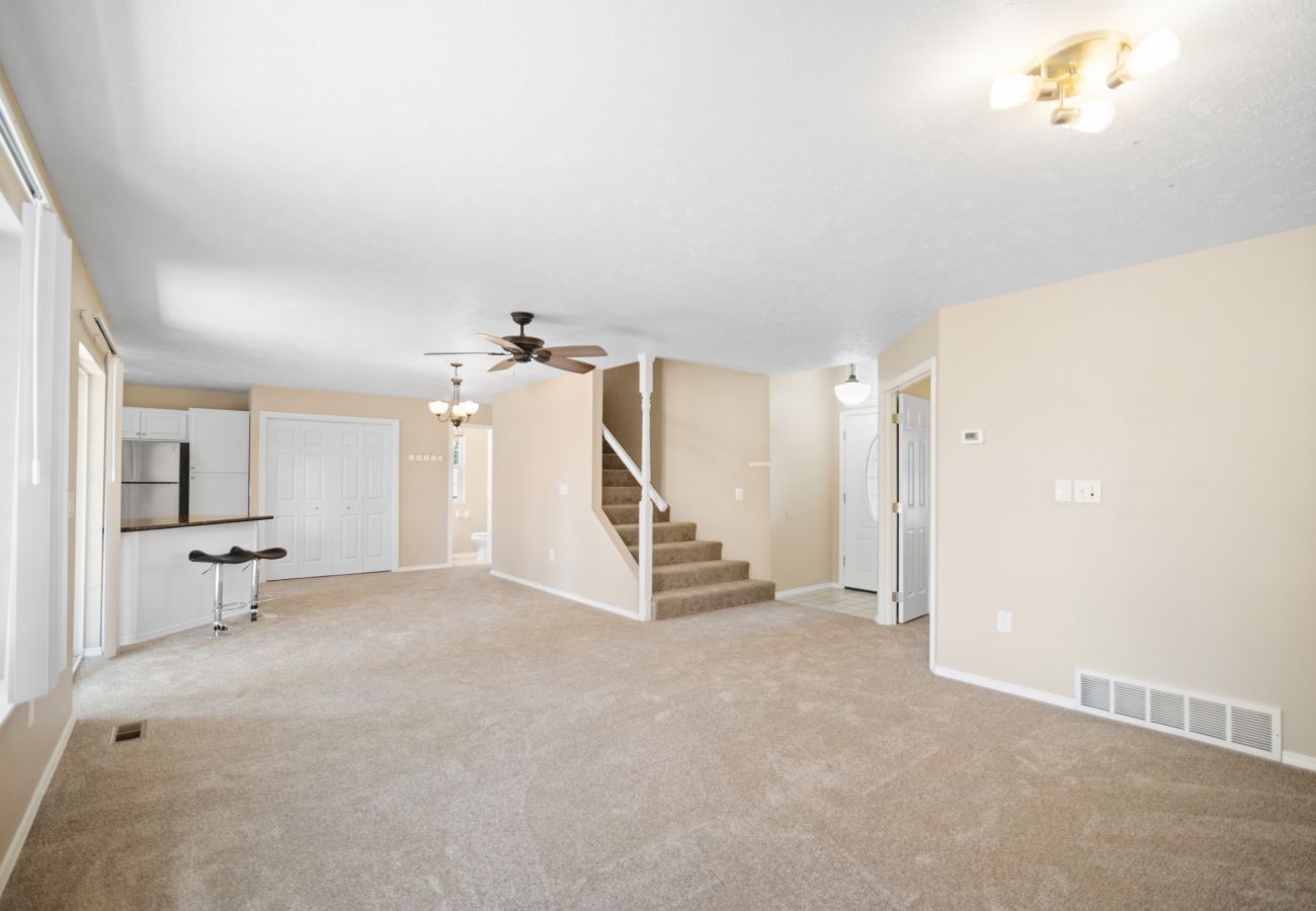 House in Spokane - Open and Bright 3 bedroom Long Term Rental