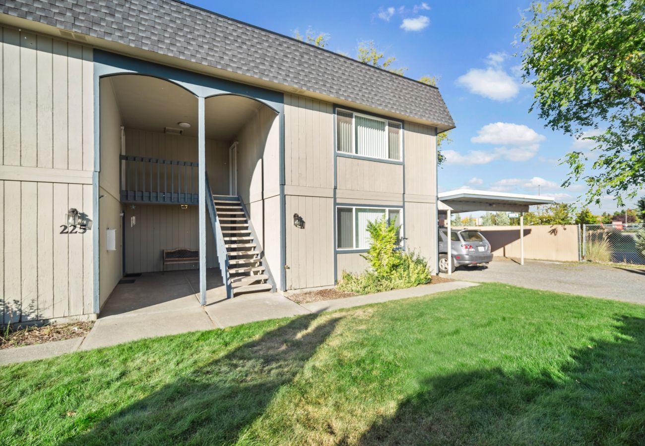 Condominium in Spokane - Clean and Cozy 2 Bedroom Condo