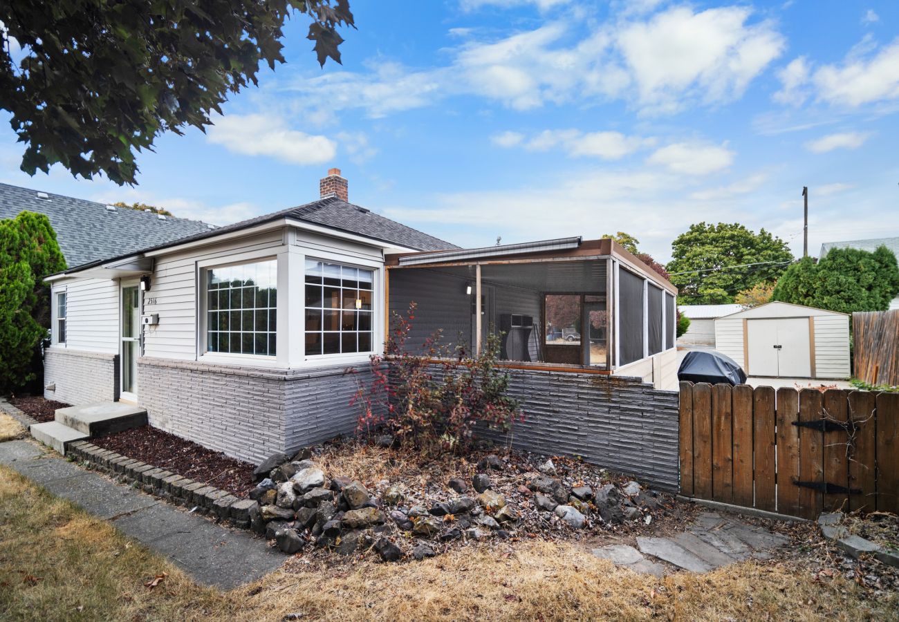 House in Spokane - Cozy & Comfortable 2-Bedroom 