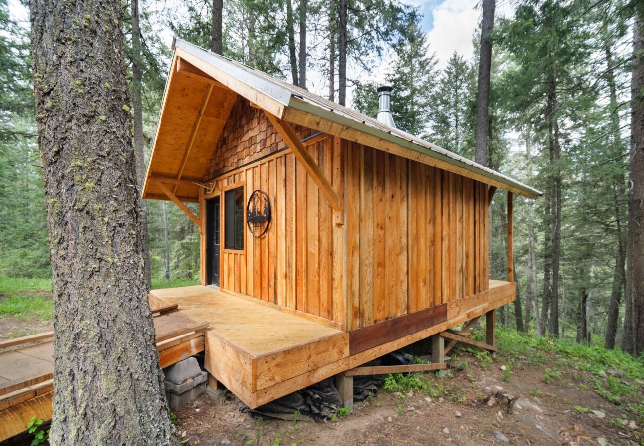 Cabin in Spokane - Adullam Rustic Cabin